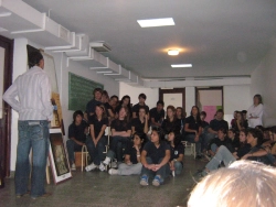 Sergio Caffarena junto a alumnos